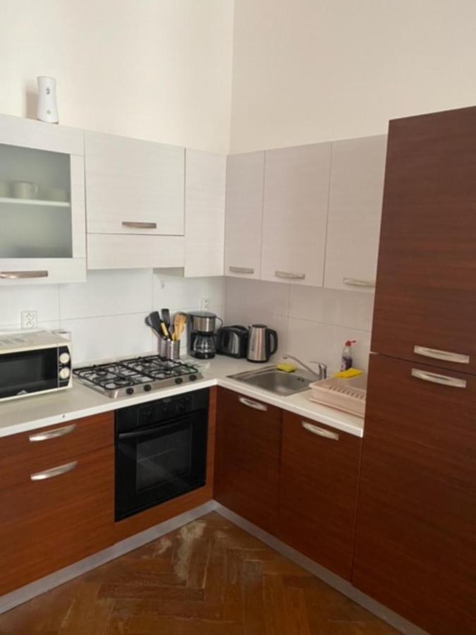 Large 3 Bedroom Family Apartment With Balcony Praga Exterior foto